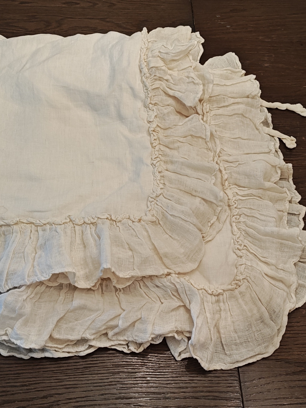 Bella Notte 2 Linen Deluxe Whisper Shams 27"X36" Cream Color